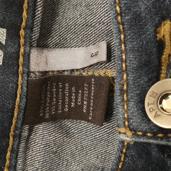 Apt Women Dark Blue Capri Jeans - Picture 7 of 9